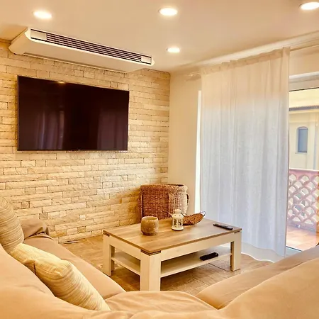 La Casa Di Alessandro * Giardini Naxos